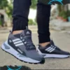 Trebol_Gris Imagen modelo calzado deportivo