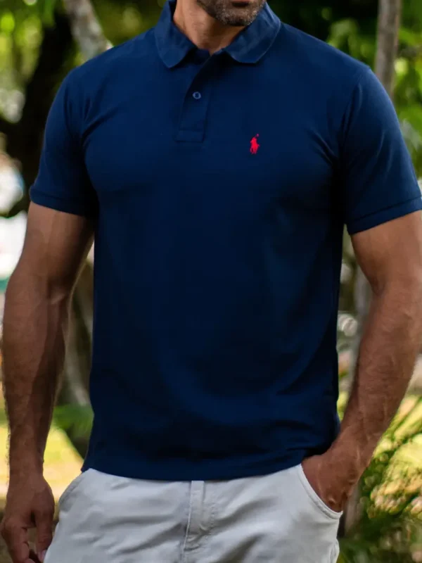 Fotografía de modelo con camiseta polo Ralph Lauren