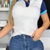 Fotografía de modelo con camiseta Blanco Azul MLE7