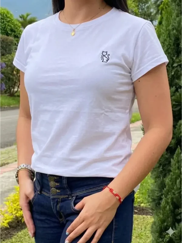 Fotografía de modelo con camiseta Blanco MLE4