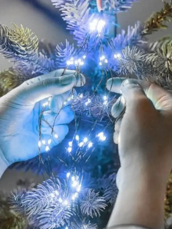 Fotografía de bombillos cascada led azul