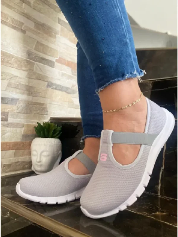 Deportivo_Sara_Gris Fotografía del calzado deportivo Sara