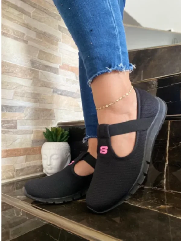 Deportivo_Sara_Negro Fotografía del calzado deportivo Sara