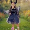 Disfraz_Angel_Oscuro Imagen niña con disfraz de ángel oscuro