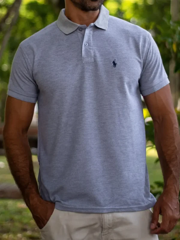 Fotografía de modelo con camiseta polo Ralph Lauren