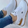 Skecher_Blanco Imagen modelo calzado deportivo