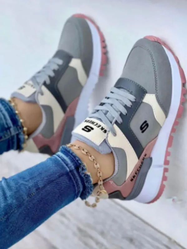 Skecher_Gris Imagen modelo calzado deportivo