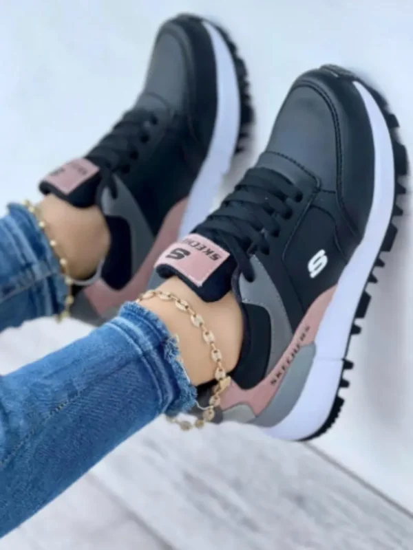 Skecher_Negro Imagen modelo calzado deportivo