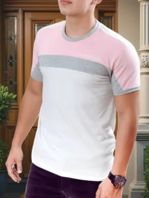 T_Gris_Rosado_Blanco Imagen de modelo con camiseta