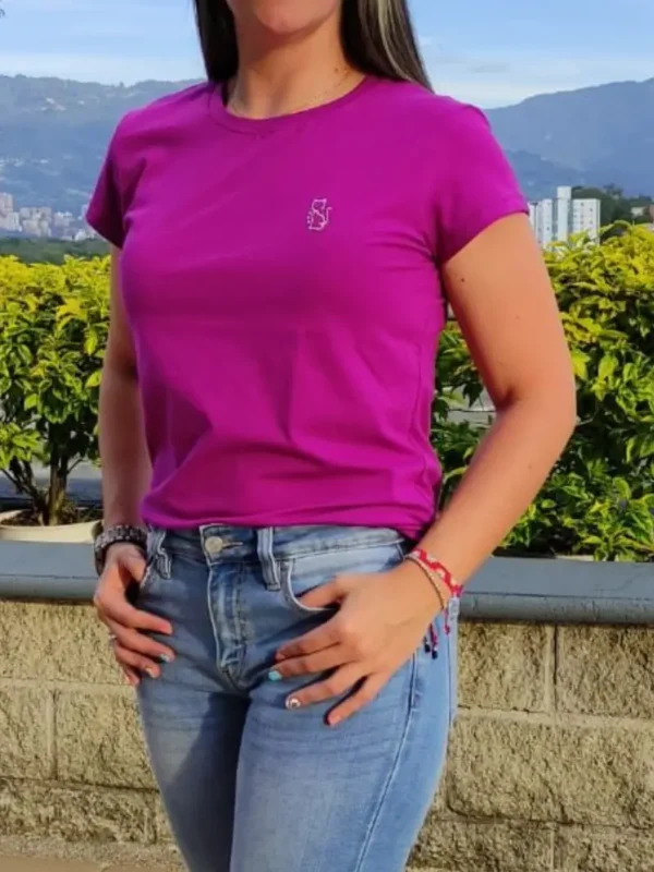 Violeta_ML4 Imagen modelo de camiseta